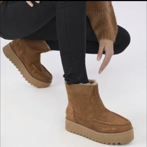 Ugg Classic Rising Heel Platform Zip Boot